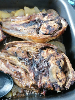 Una foto de Cabeza de cordero al horno