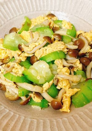 絲瓜菇菇炒蛋 的食譜成品照片