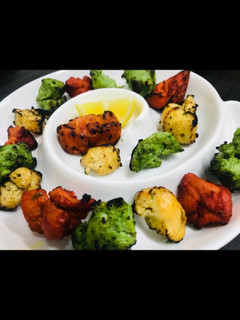 மூவண்ண சிக்கன் டிக்கா (Tricolor Chicken Tikka Recipe in Tamil) செய்முறை முக்கிய புகைப்படம்