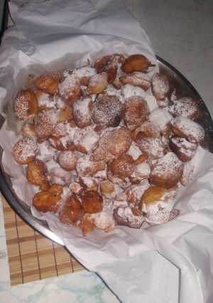 Una foto de Buñuelos de manzana y canela