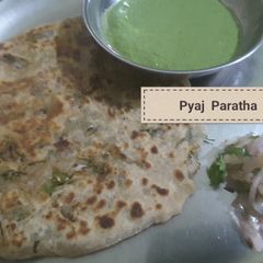 A picture of Pyaj Paratha.