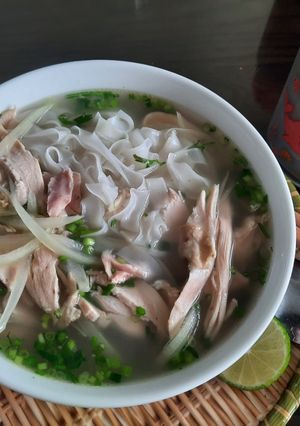 Hình của món Phở gà siêu dễ bằng viên phở.