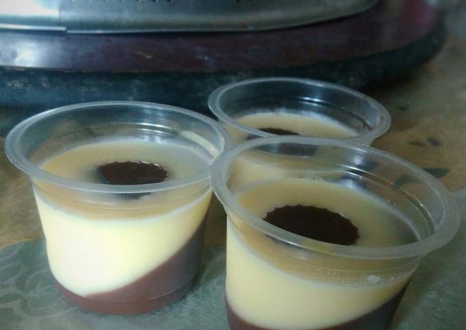 Puding cup coklat