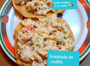 Una foto de Ensalada de coditos con mayonesa y verduras