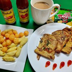 A picture of Omlate Bread 🍞 my fvrt healthy breakfast 😋.