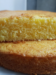 Una foto de Torta de naranja 🍊en licuadora sin gluten