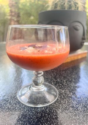 Une photo de Gaspacho tomates / pastèque / basilic 🌿 🍅🍉