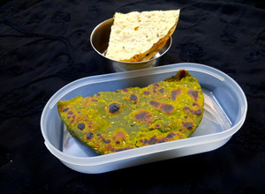 A picture of Palak paratha.