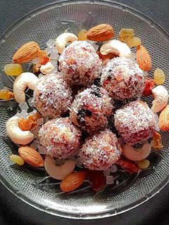 A picture of Dry fruits Ladoo.