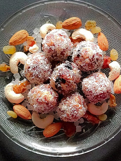 A picture of Dry fruits Ladoo.