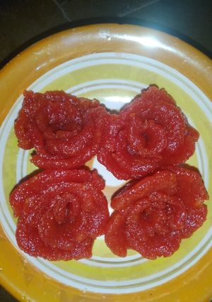 काजू गुलाब (Kaju Gulab recipe in Hindi) रेसिपी मुख्य फोटो