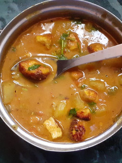 आलू पनीर की सब्जी (aloo paneer ki sabzi recipe in Hindi) रेसिपी मुख्य फोटो