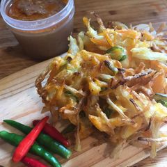 A picture of Bakwan sayur - Veggie fritters.