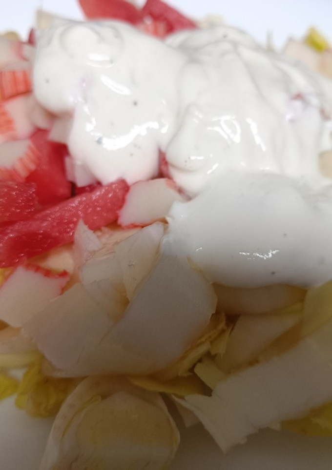 Una foto de Endivias con sandía y salsa ligera de yogurt