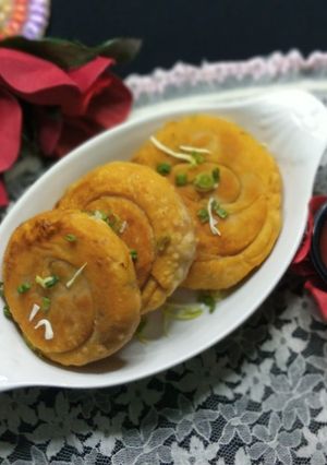 A picture of Pin Wheel Samosa.