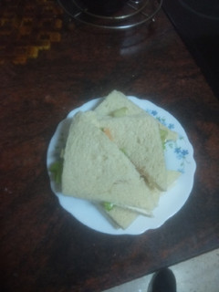 Una foto de Sándwich vegetal con mayonesa