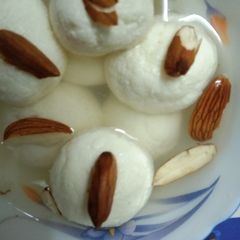 A picture of Bengali Rasgulla.