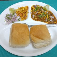 A picture of Misal Pau.