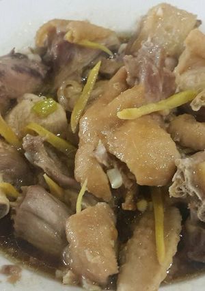 Hình của món Gà hấp tương gừng.
