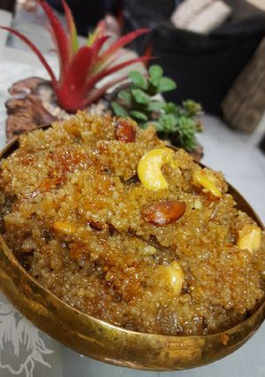गुड की लापसी(Gud ki lapsi recipe in Hindi) रेसिपी मुख्य फोटो