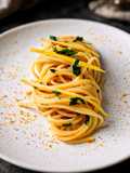 Spaghetti Ajo, Ojo e Peperoncino con Bottarga e Limone Candito