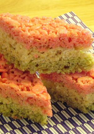 A picture of Hinamatsuri-Style Rice Krispie Treats.