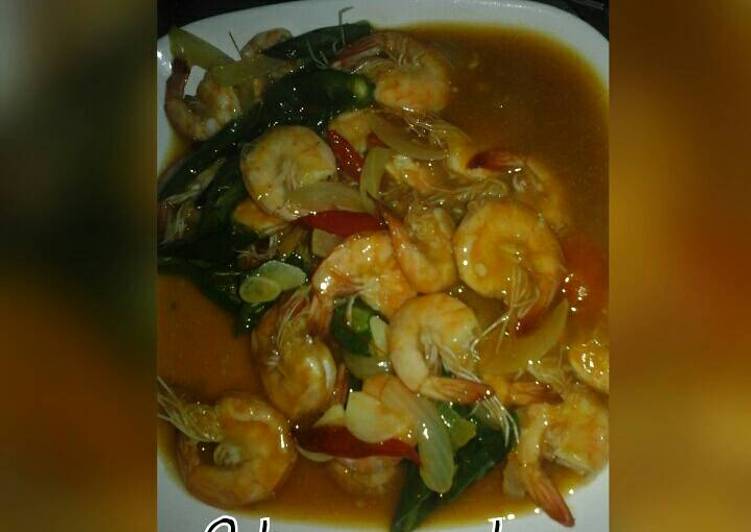 Langkah Mudah untuk Menyiapkan Udang Asam Manis Simpel, Enak