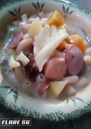 A picture of "sopas".