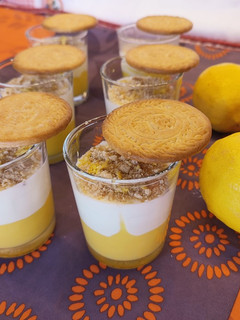 Foto principal de Vasitos de lemon curd con crema de queso