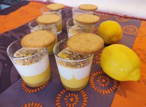 Foto principal de Vasitos de lemon curd con crema de queso
