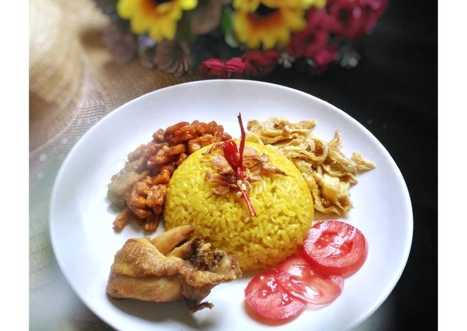 Nasi Kuning (Rice Cooker)