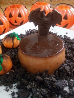 Una foto de Flan de Calabaza con Decoración Halloween