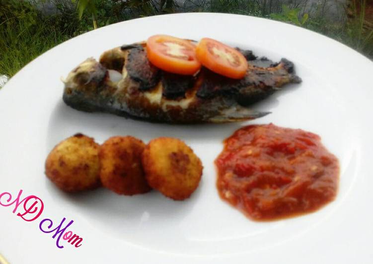 Resep Ikan Bawal Bakar + Sambel tomat terasii Lezat
