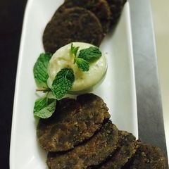 A picture of Ragi Amaranths Methi Mini Thepla.