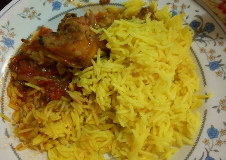 Turmeric rice and chicken stew