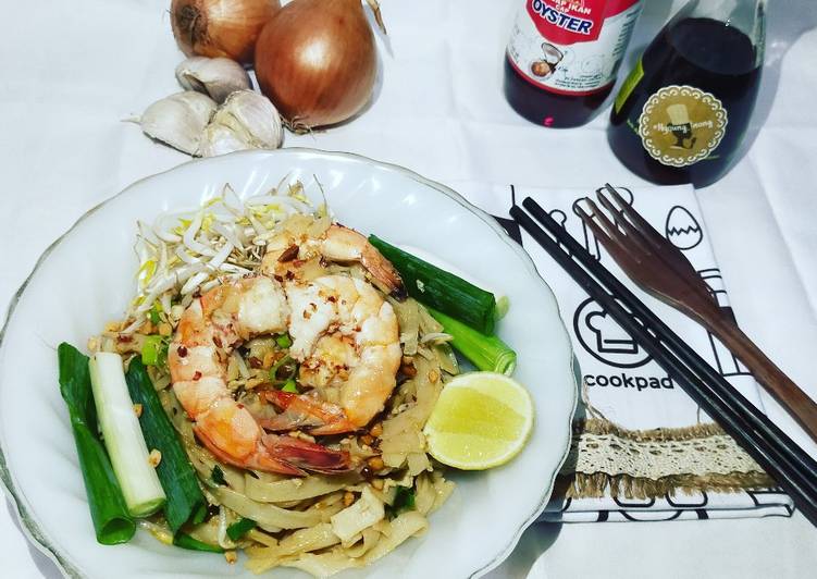 Pad Thai with King Prawns