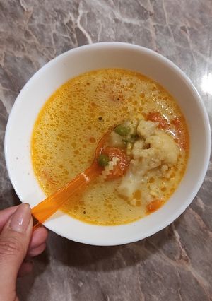 Egyszerű zöldségleves tejszínnel recept fotója