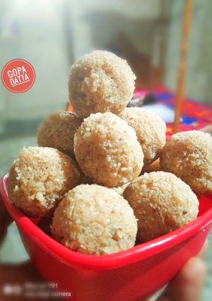 চিনির নারিকেল নাড়ু (Chinir Narkel naru recipe in bengali) রেসিপির প্রধান ছবি