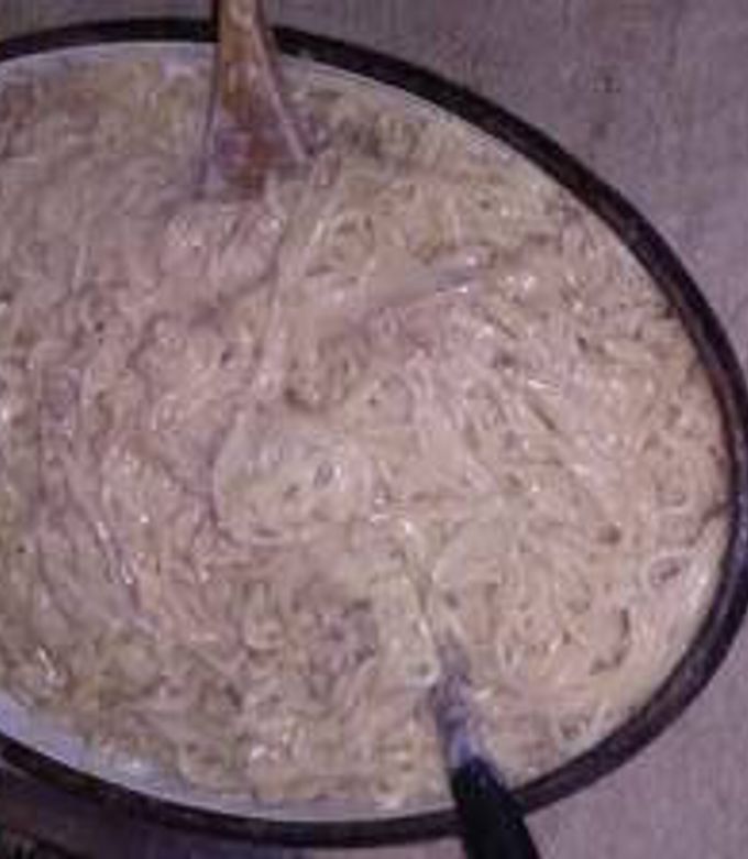 Una foto de Fideos con atún y crema, rinde 5 porciones