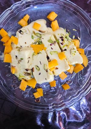 A picture of Mango ice cream.