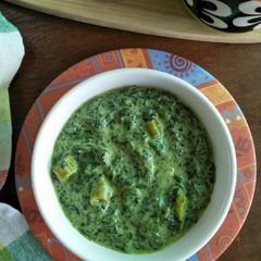 A picture of Paalak raita.