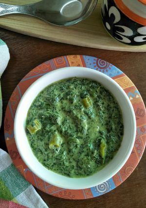 A picture of Paalak raita.