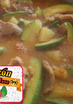Una foto de Costilla con longaniza en salsa verde