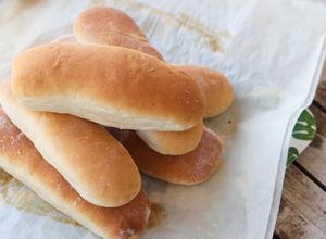 Una foto de Pan de perrito o Hot Dog muy fácil 🌭