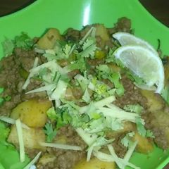 A picture of Keema aloo or khara masala keema.
