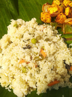 தேங்காய் பால் காய் புலாவ்(Coconut milk veg pulao recipe in tamil) செய்முறை முக்கிய புகைப்படம்