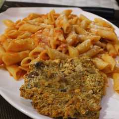 Foto principal de Pasta en salsa napoli y milanesa de carne