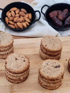 Una foto de Galletas de almendras y dátiles 🌱 sin azúcares agregados