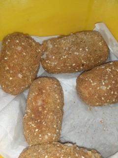 Una foto de Croquetas de papa con jamón y muzzarella 😋