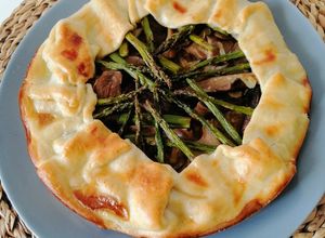 Una foto de Galette de setas y trigueros